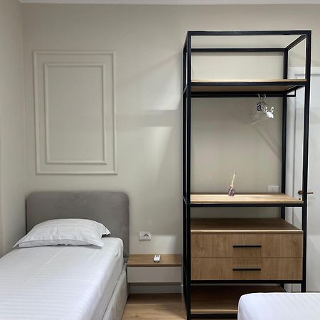 Apartamento Gem In The Heart Of Tirana Exterior foto