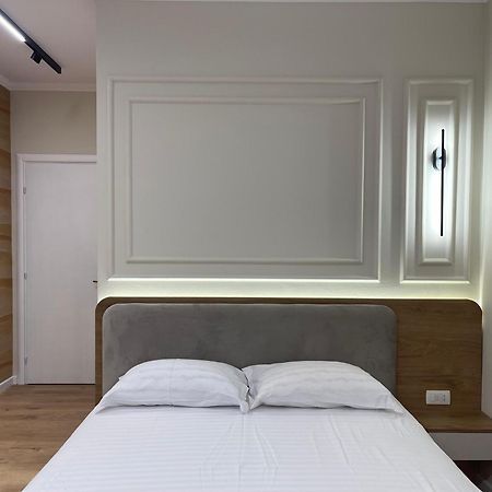 Apartamento Gem In The Heart Of Tirana Exterior foto