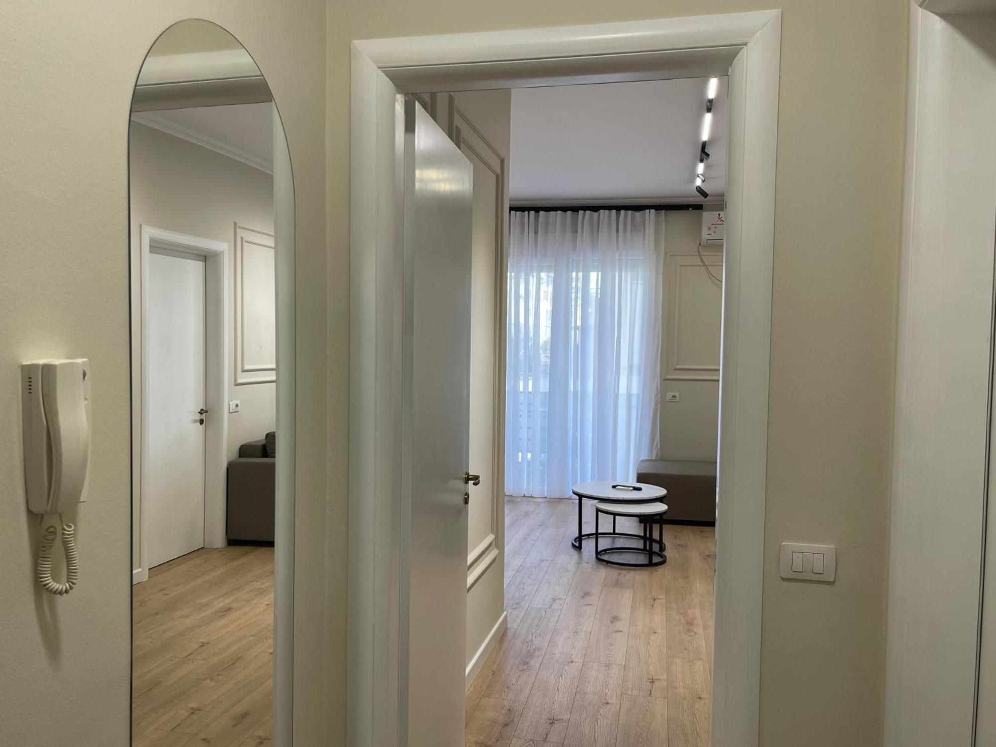 Apartamento Gem In The Heart Of Tirana Exterior foto