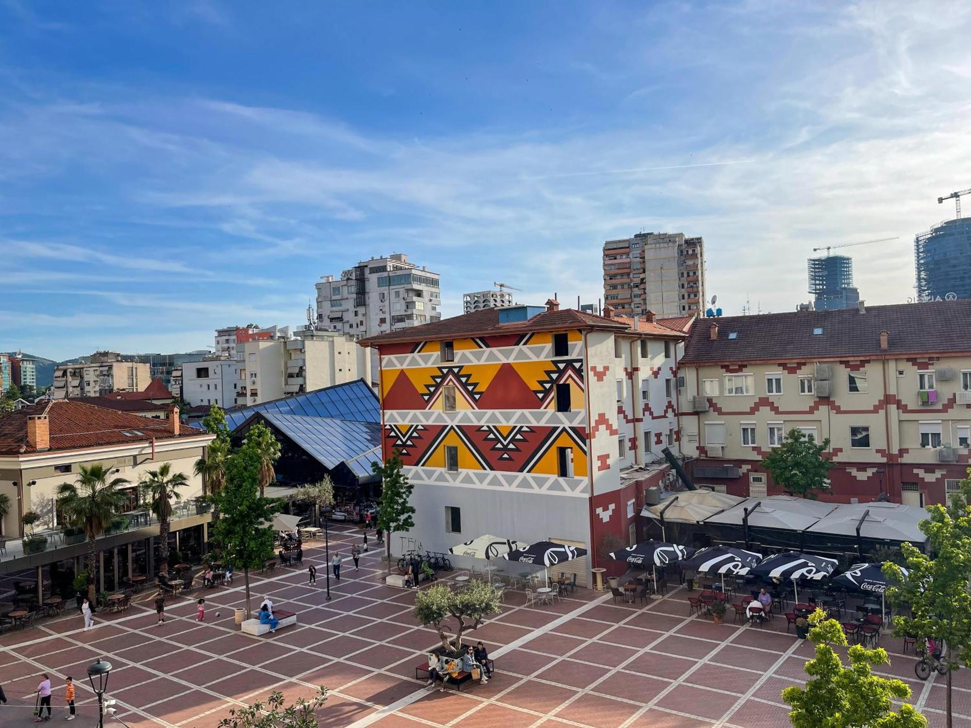 Apartamento Gem In The Heart Of Tirana Exterior foto