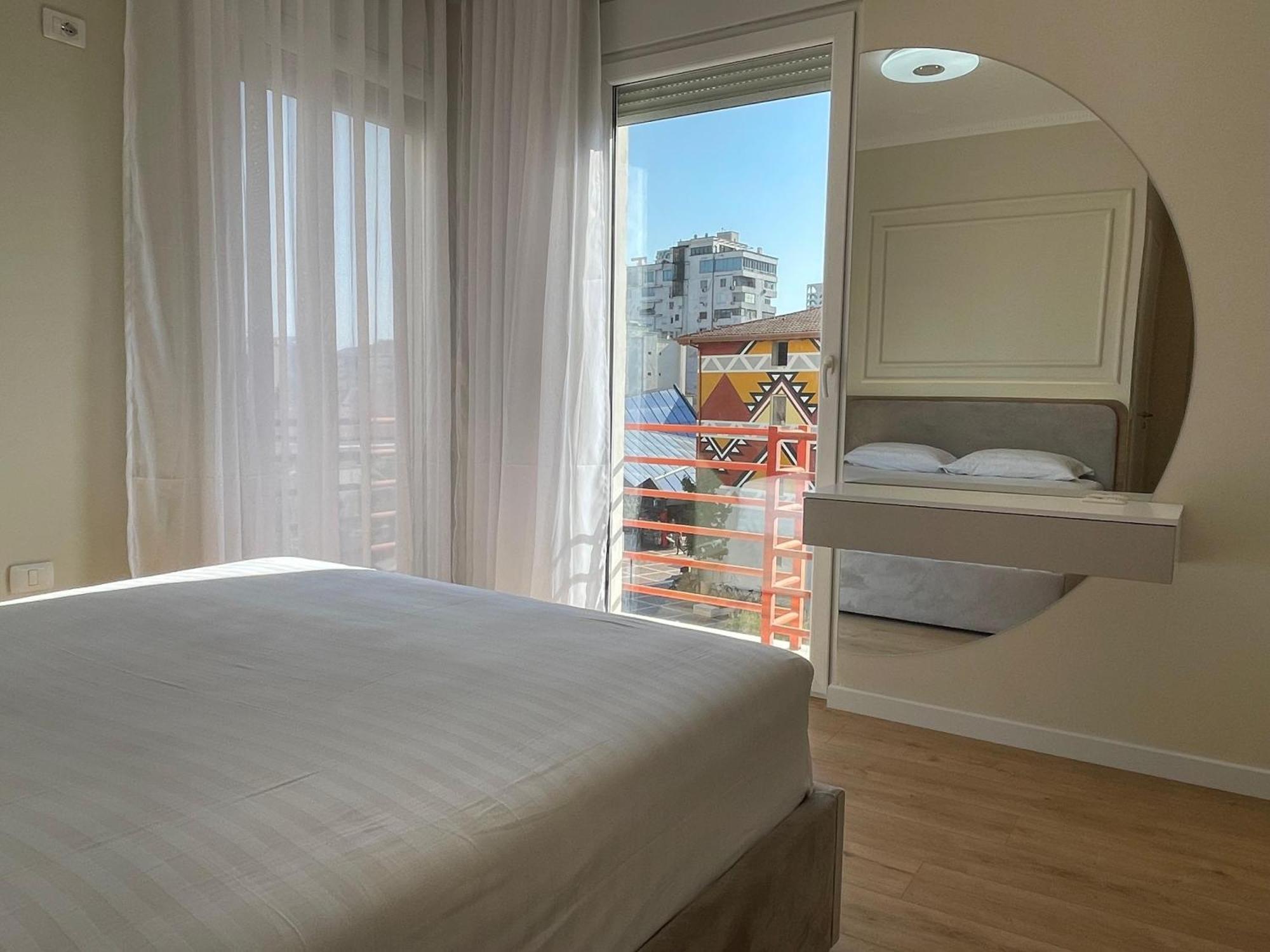 Apartamento Gem In The Heart Of Tirana Exterior foto
